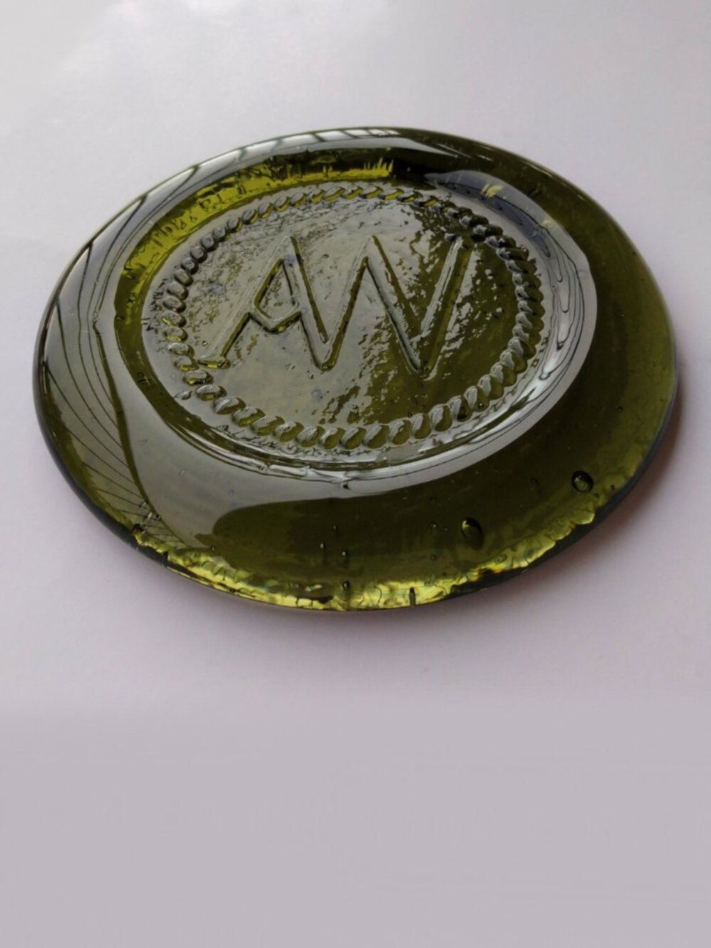 Vintage Jamestown Green Glass Augustine Washington Souvenir Paperweight - Picture 3 of 5